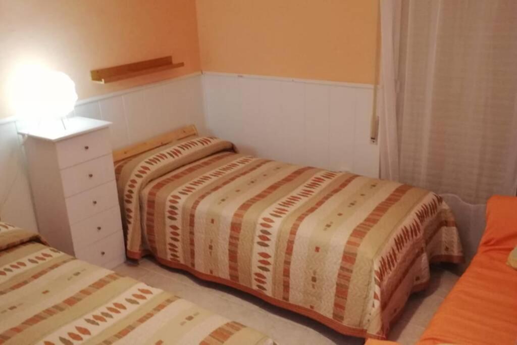 Вилла La Casita De Noe Con Vista Al Pantano De San Juan Сан-Мартин-де-Вальдейглесьяс Экстерьер фото