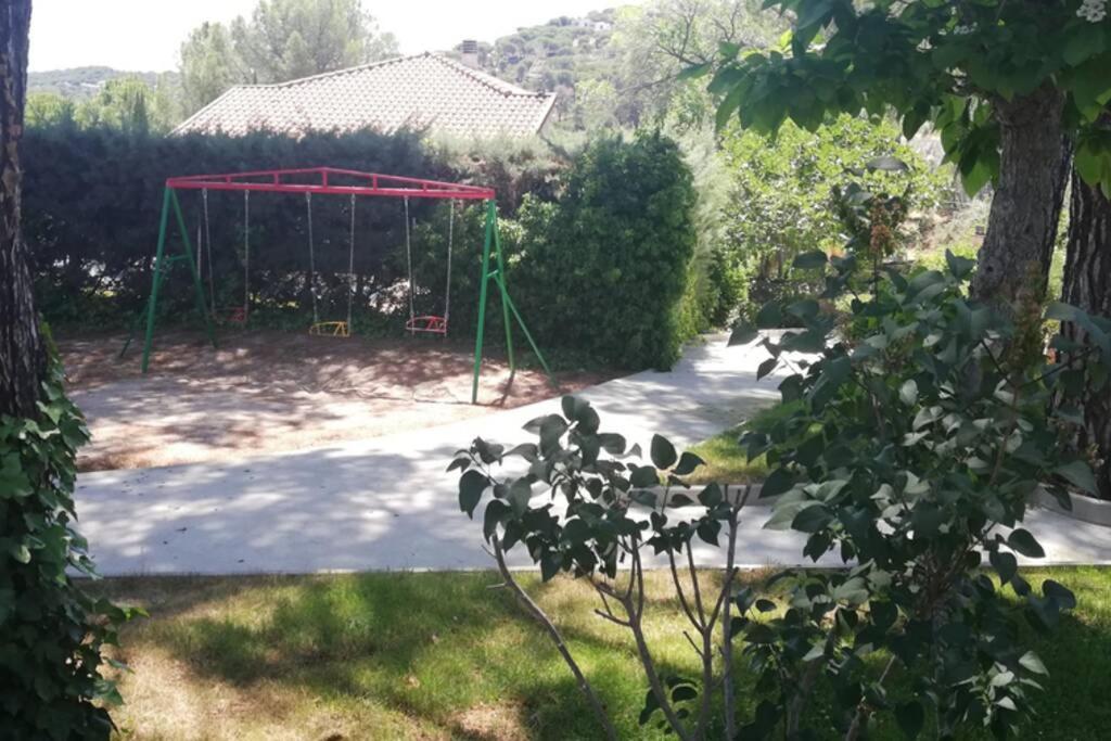 Вилла La Casita De Noe Con Vista Al Pantano De San Juan Сан-Мартин-де-Вальдейглесьяс Экстерьер фото