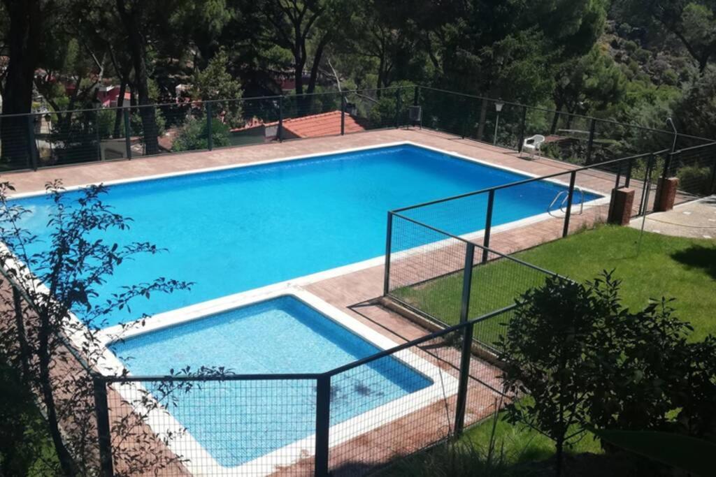 Вилла La Casita De Noe Con Vista Al Pantano De San Juan Сан-Мартин-де-Вальдейглесьяс Экстерьер фото